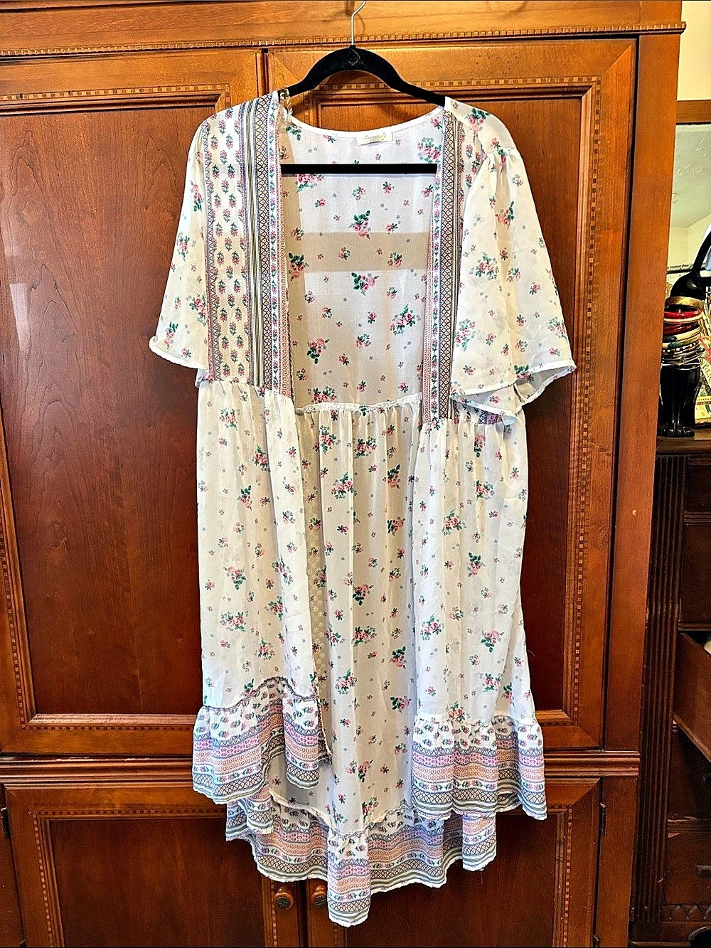Ultra Flirt Floral Midi light kimono top in Cream & Pink Size XL Like New